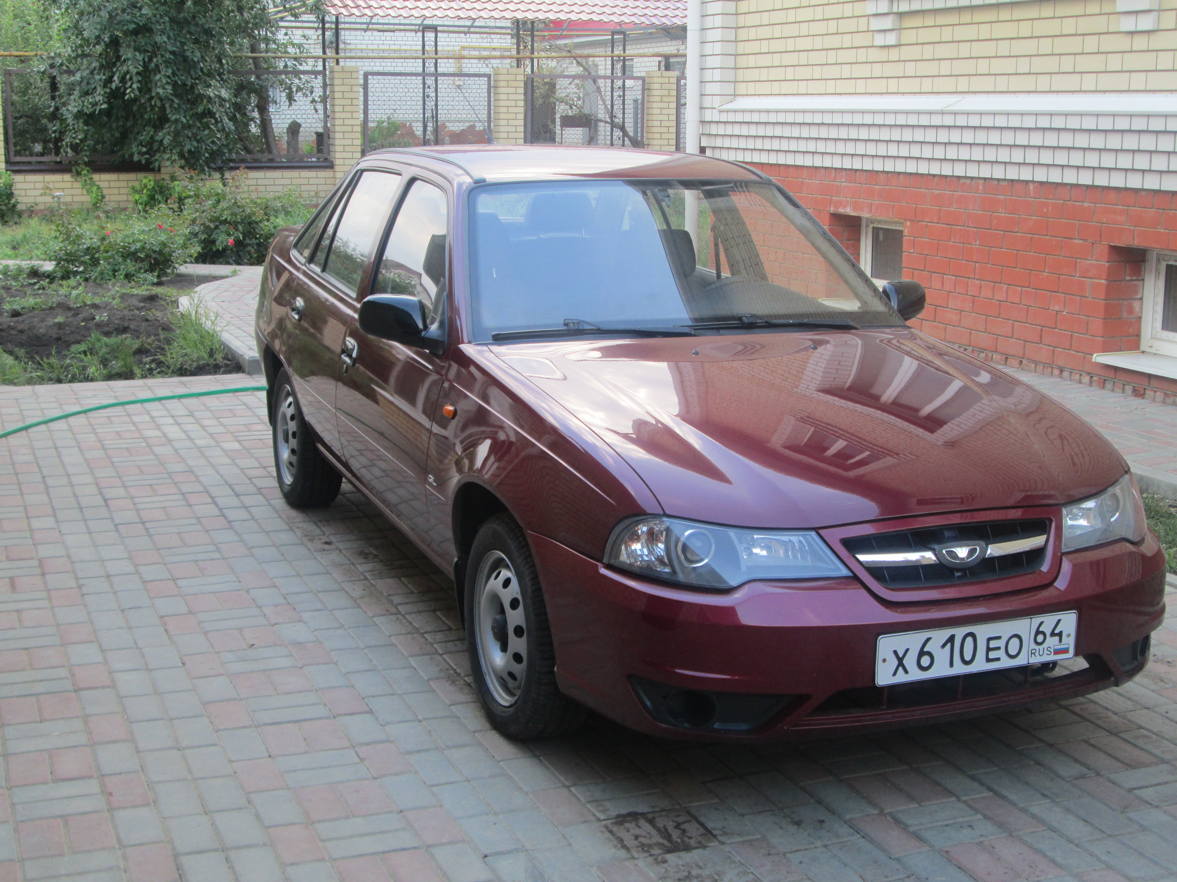 Daewoo Nexia 2 вишня