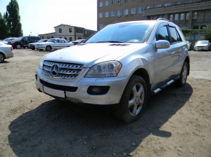 Mercedes-Benz ML500 5.0AT
