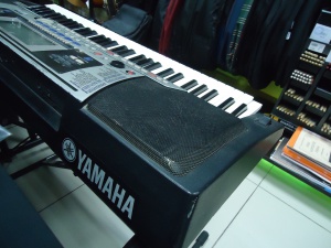     YAMAHA PSR-550